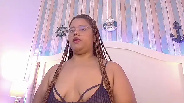 NicolBonnie online show from October 16, 2025, 7:37 pm