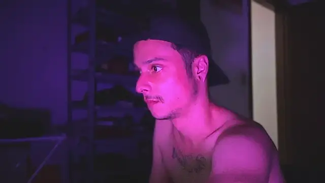 Snapshot of chrisalmeid_ chatting on September 21, 2025, 1:07 am chrisalmeid online show from September 21, 2025, 1:07 am