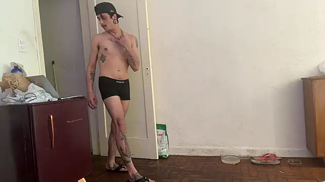 chrisalmeid  online show from November 16, 2025, 2:33 pm