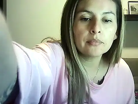 Valery  Rouse  online show from April 20, 2026, 10:44 pm