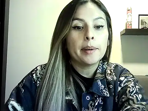 Valery  Rouse  online show from June 27, 2026, 4:17 am