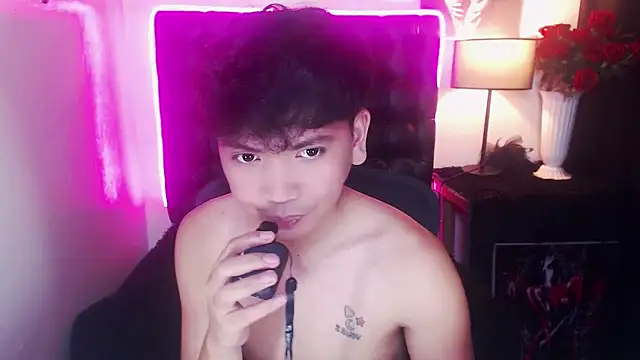 Asianbluefuckerrrr online show from September 22, 2025, 5:53 am