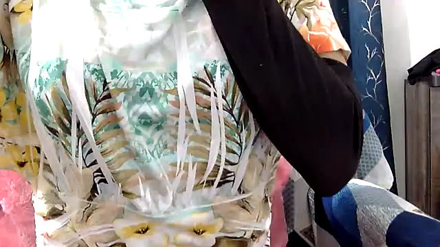 Riva arora01 online show from February 17, 2026, 10:34 am