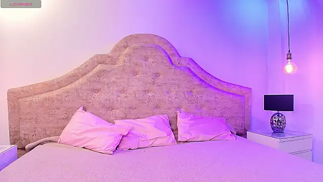 Snapshot of Sweet_1Angel chatting on February 13, 2026, 3:35 am Sweet 1Angel online show from February 13, 2026, 3:35 am