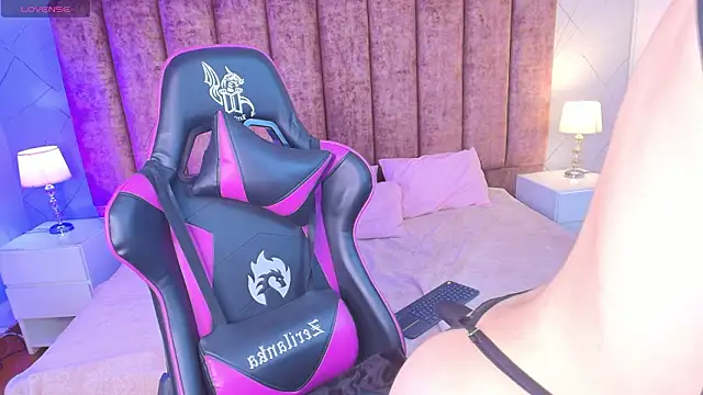 Snapshot of Sweet_1Angel chatting on March 15, 2026, 3:56 am Sweet 1Angel online show from March 15, 2026, 3:56 am