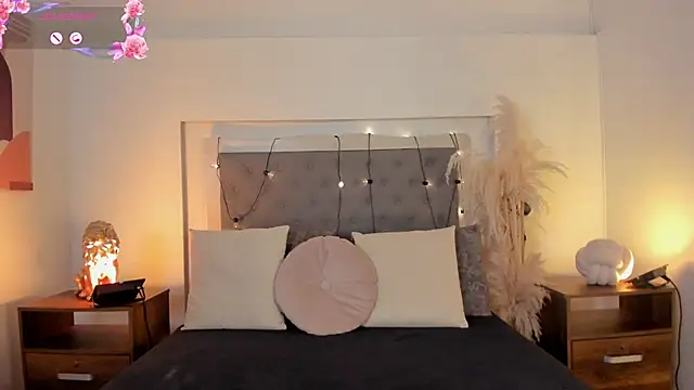 lea walkerr online show from February 2, 2026, 7:34 pm