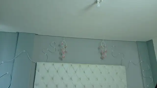 Snapshot of Emma_visconti chatting on September 30, 2025, 12:32 pm Emma visconti online show from September 30, 2025, 12:32 pm