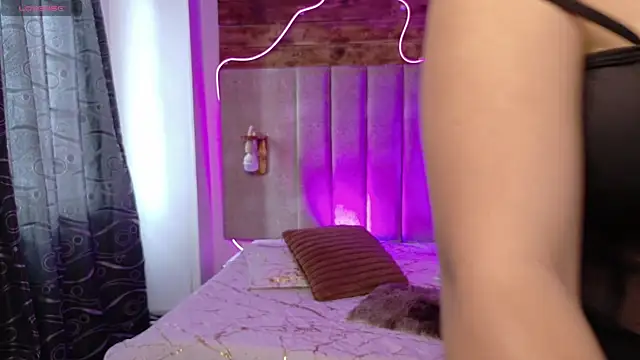 Snapshot of Emma_visconti chatting on October 12, 2025, 12:59 pm Emma visconti online show from October 12, 2025, 12:59 pm