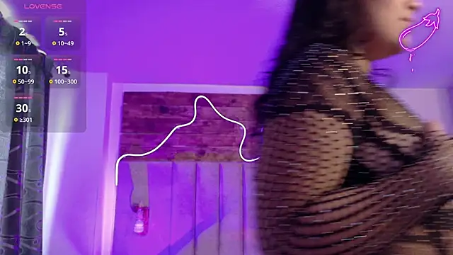 Snapshot of Emma_visconti chatting on October 28, 2025, 1:25 pm Emma visconti online show from October 28, 2025, 1:25 pm