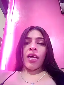 Snapshot of SaraBust chatting on September 24, 2025, 5:16 pm SaraBust online show from September 24, 2025, 5:16 pm