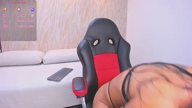 dalia segretti  online show from September 30, 2025, 4:06 am