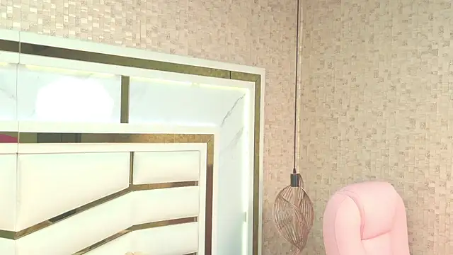 annie sm online show from October 3, 2025, 7:11 pm