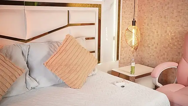 annie sm online show from October 6, 2025, 7:11 pm