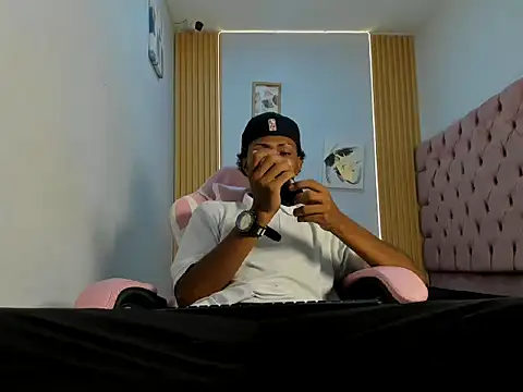 Jax Maliq online show from October 7, 2025, 1:47 am