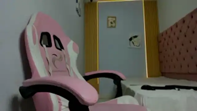 Jax Maliq online show from October 19, 2025, 1:50 am