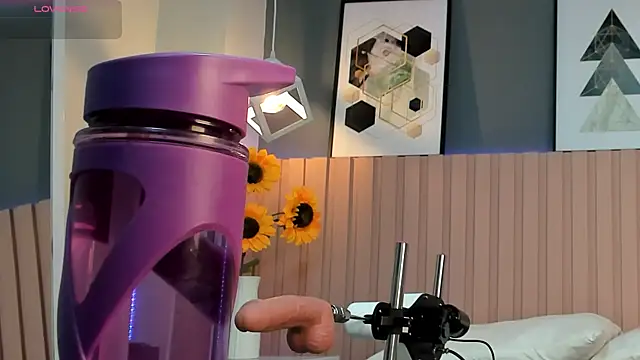 Mia Valentine  online show from November 1, 2025, 3:25 pm