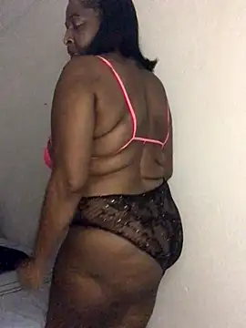 TatianaValencia  online show from September 14, 2025, 3:38 am