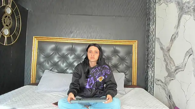 markAndPhilip online show from October 10, 2025, 2:49 pm