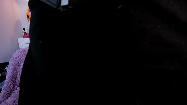Snapshot of Nina_Ford chatting on April 23, 2026, 3:19 am Nina Ford online show from April 23, 2026, 3:19 am