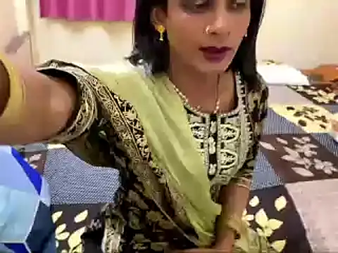 LuvLayla online show from November 16, 2025, 4:34 pm