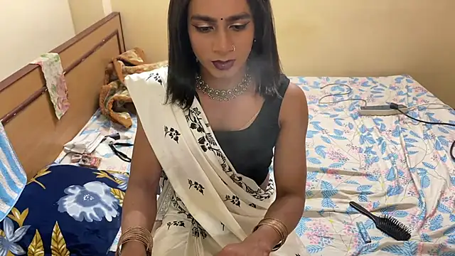 LuvLayla online show from February 18, 2026, 8:05 pm