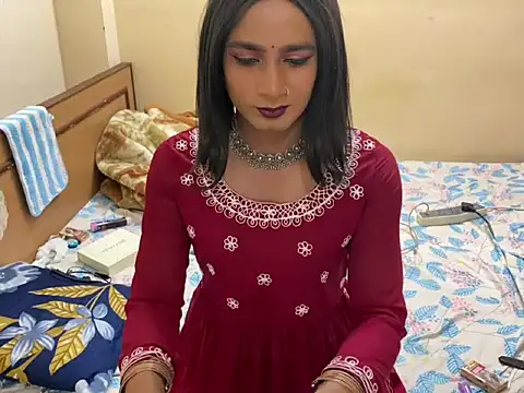 LuvLayla online show from February 20, 2026, 8:09 pm