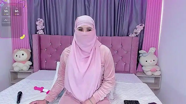 Nayla-Mouna online show from October 10, 2025, 7:46 pm