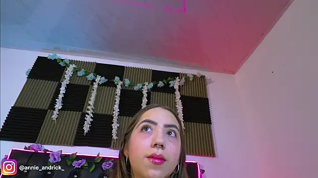 Snapshot of _leda_swan_ chatting on July 8, 2026, 10:09 am leda swan online show from July 8, 2026, 10:09 am
