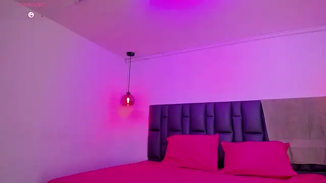 Roslin-Nix online show from September 23, 2025, 7:39 pm