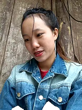 liu-liusexy online show from October 31, 2025, 6:47 am