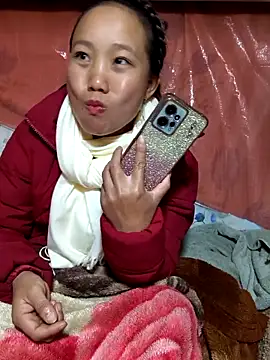 liu-liusexy online show from November 5, 2025, 3:50 am