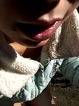 liu-liusexy online show from November 23, 2025, 1:38 am