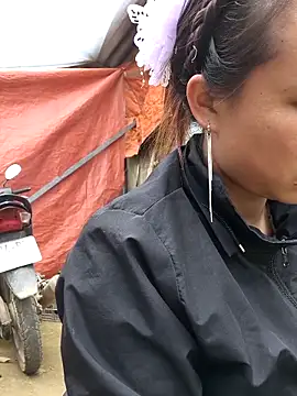 liu-liusexy online show from December 23, 2025, 2:09 am