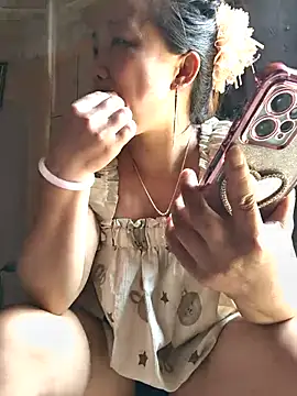 liu-liusexy online show from April 16, 2026, 4:24 am