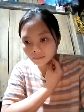 Snapshot of omiu-baby chatting on October 6, 2025, 12:24 pm omiu-baby online show from October 6, 2025, 12:24 pm