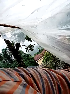 Snapshot of omiu-baby chatting on October 7, 2025, 12:30 am omiu-baby online show from October 7, 2025, 12:30 am