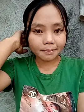 Snapshot of omiu-baby chatting on October 11, 2025, 1:49 am omiu-baby online show from October 11, 2025, 1:49 am