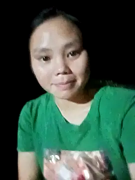 Snapshot of omiu-baby chatting on October 13, 2025, 12:05 pm omiu-baby online show from October 13, 2025, 12:05 pm