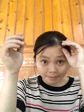 Snapshot of omiu-baby chatting on October 31, 2025, 5:08 am omiu-baby online show from October 31, 2025, 5:08 am