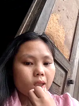 Snapshot of omiu-baby chatting on May 12, 2026, 1:47 am omiu-baby online show from May 12, 2026, 1:47 am
