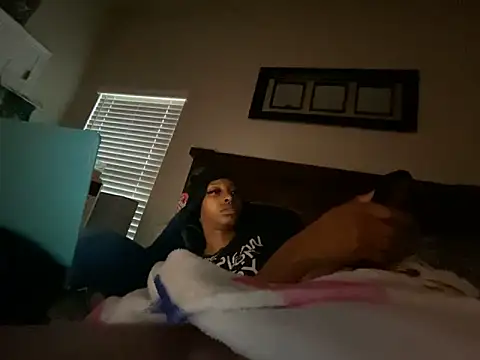 Snapshot of Brooke012 chatting on February 25, 2026, 10:08 pm Brooke012 online show from February 25, 2026, 10:08 pm