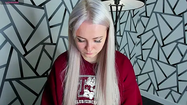 Snapshot of Joyce_Howard chatting on October 7, 2025, 2:09 am Joyce Howard online show from October 7, 2025, 2:09 am