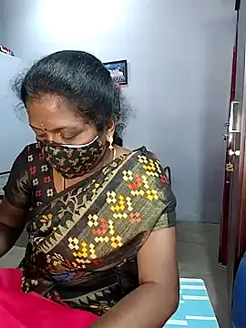 Snapshot of umashreetamil chatting on March 3, 2026, 2:39 am umashreetamil online show from March 3, 2026, 2:39 am