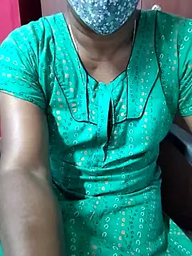 Snapshot of umashreetamil chatting on March 8, 2026, 12:31 pm umashreetamil online show from March 8, 2026, 12:31 pm
