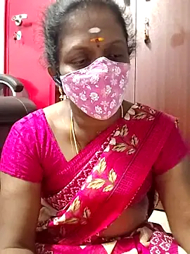 Snapshot of umashreetamil chatting on March 23, 2026, 4:33 pm umashreetamil online show from March 23, 2026, 4:33 pm