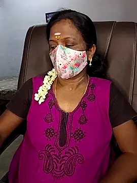 Snapshot of umashreetamil chatting on March 28, 2026, 10:59 am umashreetamil online show from March 28, 2026, 10:59 am