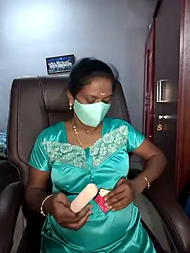Snapshot of umashreetamil chatting on April 8, 2026, 5:57 pm umashreetamil online show from April 8, 2026, 5:57 pm