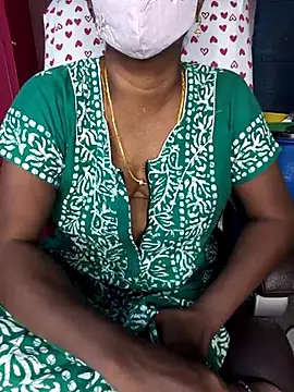 Snapshot of umashreetamil chatting on April 15, 2026, 4:14 pm umashreetamil online show from April 15, 2026, 4:14 pm