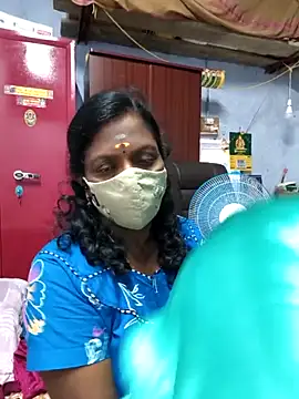Snapshot of umashreetamil chatting on May 1, 2026, 4:17 am umashreetamil online show from May 1, 2026, 4:17 am