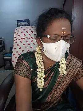 Snapshot of umashreetamil chatting on May 20, 2026, 2:23 pm umashreetamil online show from May 20, 2026, 2:23 pm